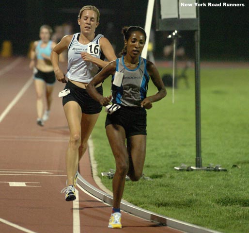 With Scherf out of the race, Alemtsehay Misganaw retakes the lead, and Julie Culley runs in second place.