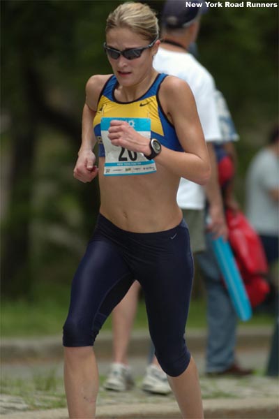 South African 17-year-old prodigy Irvette Van Blerk, running her first race in the United States, finished 14th in 35:06.