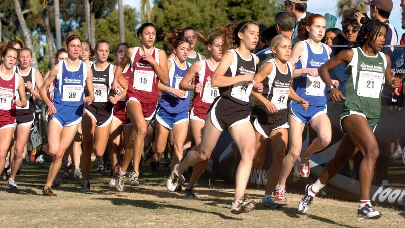 R-L: Nicole Jones, Hanna Grinaker, Jordan Hasay, Kauren Tarver, #15 Danielle Tauro, and #39 Elizabeth Yetzer.