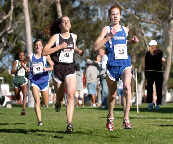 Hanna Grinaker (right) of Minnesota finished seventh in 17:46 and Kauren Tarver of California put in a great kick to finished fifth in 17:40.