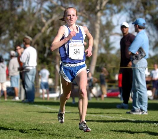 Bria Wetsch, a senior from Minnesota, caught a couple runners at the end to finish eighth in 17:46.