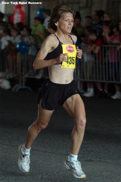 Dorreen McCoubrie, 43, finished fourth among the masters and 30th overall in 17:46.