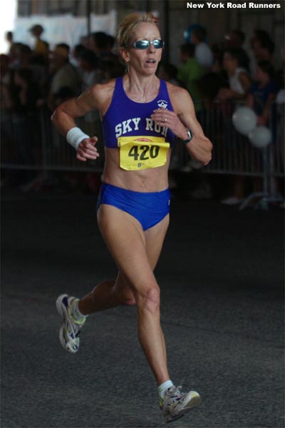 Victoria Crisp, age 52, finished 57th in 19:21.