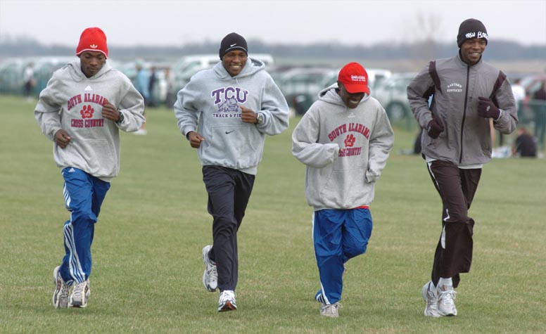 Runners from South Alabama, TCU, and Eastern Kentucky (if their sweats are to be believed) run the course together.