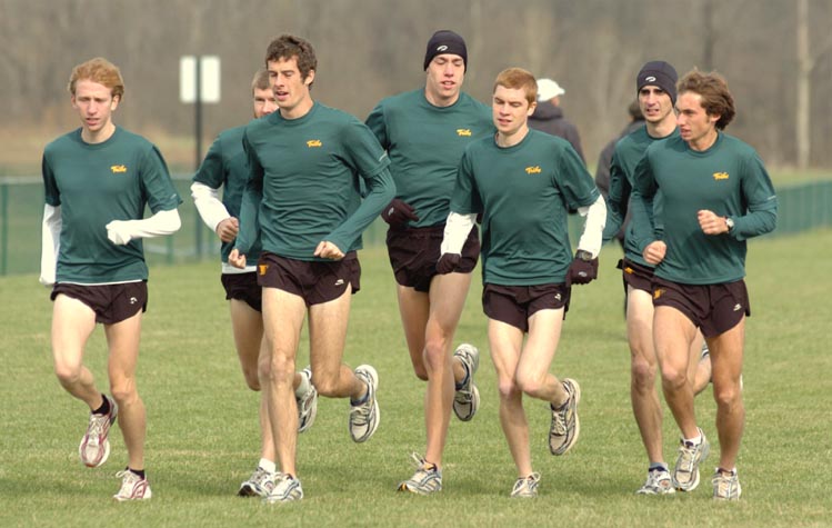 The William & Mary men, who hopefully chose tonight's restaurant carefully after getting food poisoning at this meet last year.