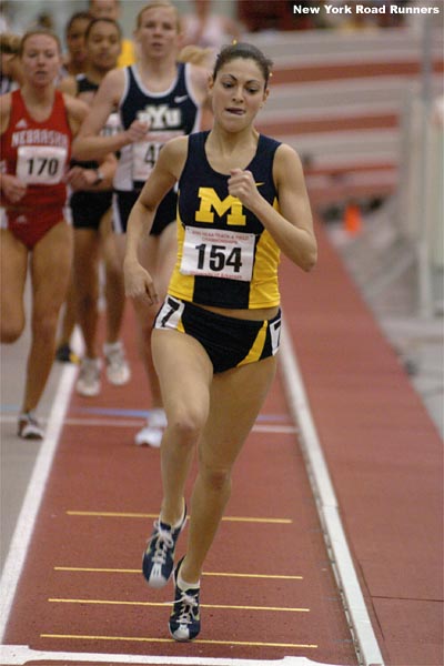 Lindsey Gallo looks great as she pulls away from the field.