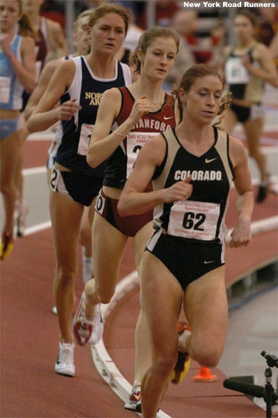 Alicia Craig, the collegiate record holder in the 10,000, runs in second place.