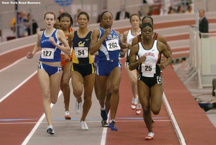 At the 400 mark, L-R: Beth Heimann, Chloe Jarvis, Melanie Hardy, and Aneita Denton.