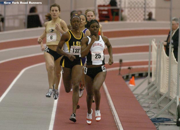 Approaching the 600m mark, Aneita Denton has taken over the lead and Neisha Bernard-Thomas has moved into second place.