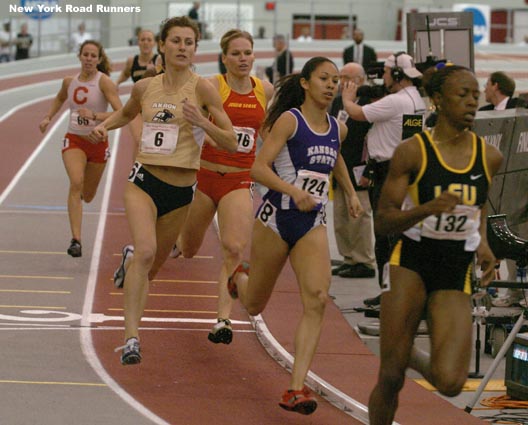 Lysaira Roman-Del Valle, Beata Rudzinska, and Ada Anderson run 3-4-5.