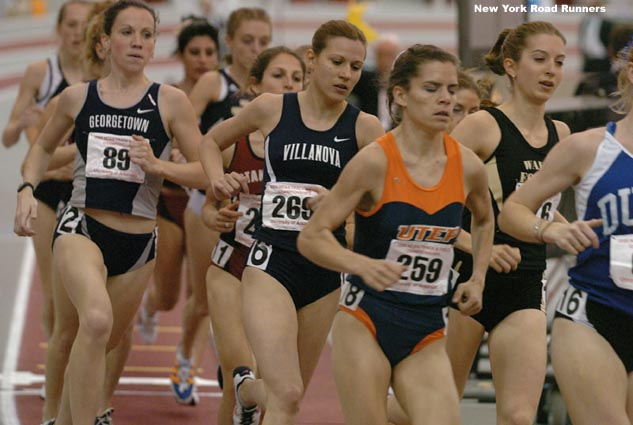 The relatively slow early pace kept the field tightly bunched.