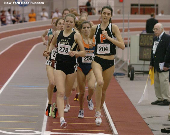 With three laps to go, there were a handful of runners who seemed to be in contention. Cack Ferrell and Annie Bersagel continued to lead, and Sara Bei had moved up on the outside.