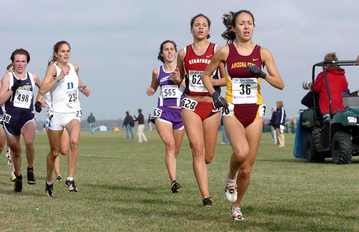 Arizona State's Anna Masinelli (46th, 20:38.7) leads Stanford's Lauren Centrowitz (47th, 20:39.4) and Portland's Ashlee Vincent (50th, 20:40.5).