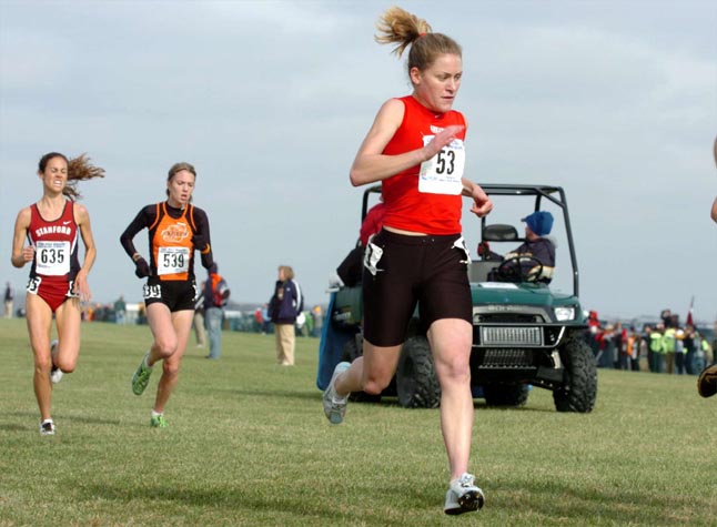 Laura Jakosky, a senior at Arkansas, finished 128th in 21:20.2).