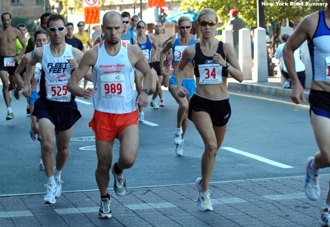 Several hundred meters into the race, Blake Russell (#34) had already jumped out to a lead in the women's race, but her competitors were close behind.