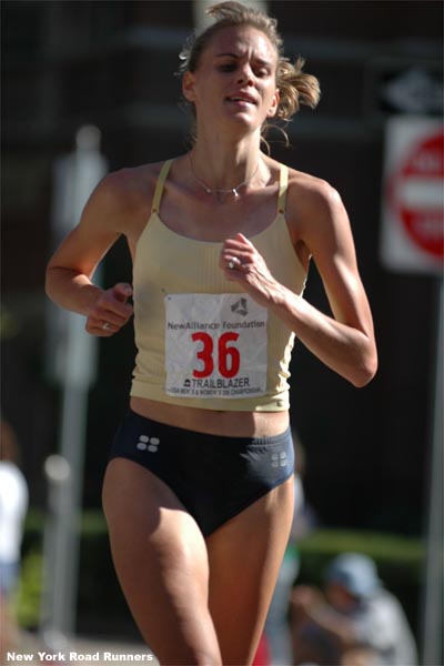 Former BYU star Laura Turner, who now lives in Tacoma, Washington, finished fourth in 1:11:11. Her performance qualified her for the World Half-Marathon Championships.