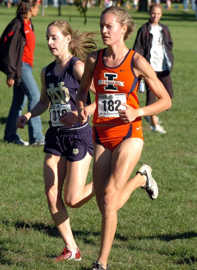 Molly Huddle and Cassie Hunt lead.