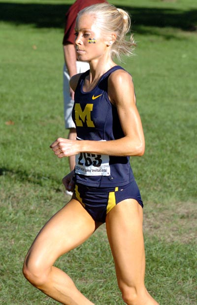 Alyson Kohlmeier runs in fourth place.