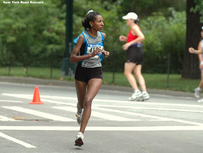 As she made the turn onto the 72nd street transverse, not long before the three-mile mark, Misganaw took a long look back...