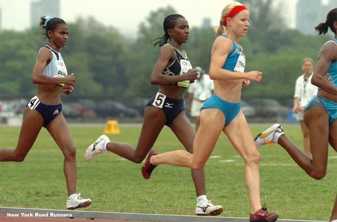 Tirunesh Dibaba leads her older sister, Ejegayehu Dibaba.