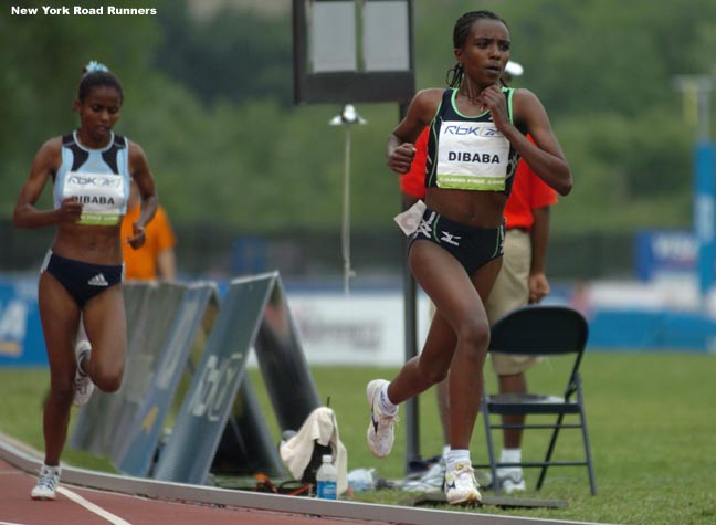 ...Tirunesh and Ejegayehu Dibaba were coming up on 3,800m.