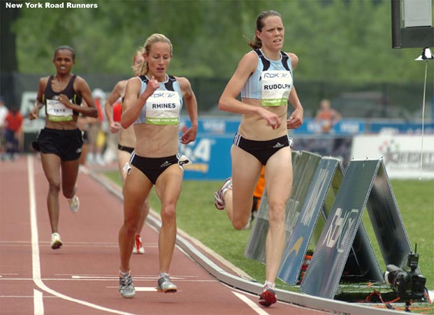 Amy Rudolph and Jen Rhines begin to pull away.