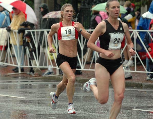 Patty Murray, 40, of Boulder, Colorado, won the masters race and finished 20th overall in 34:53.