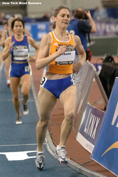 Mary Thane runs in third place.