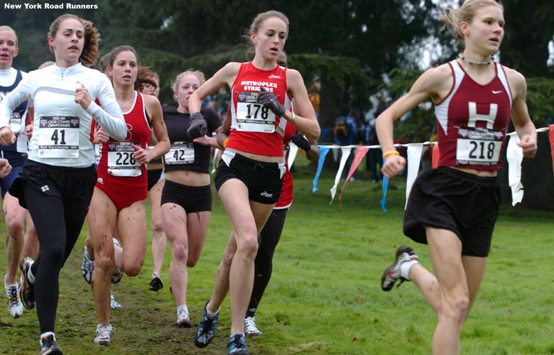 Lindsey Scherf leads the way and Erin Bedell runs in second place.