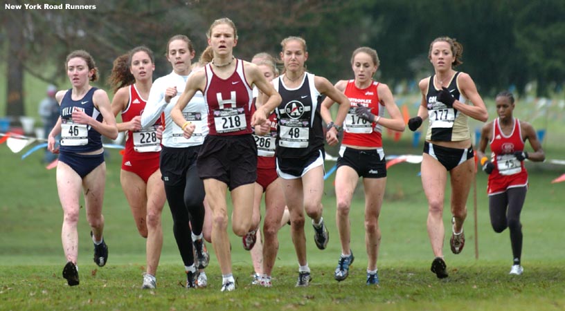 At the 3K mark, Lindsey Scherf continued to lead, but there was still a large pack right there with her.