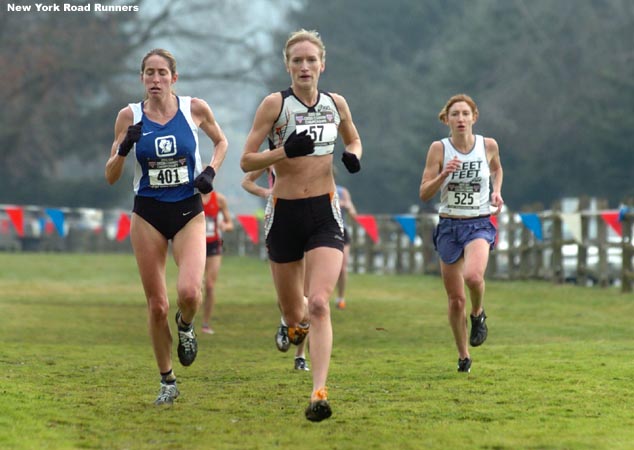 Kelly Strong leads Jenny Crain (#401) and Trish Nervo (#525).