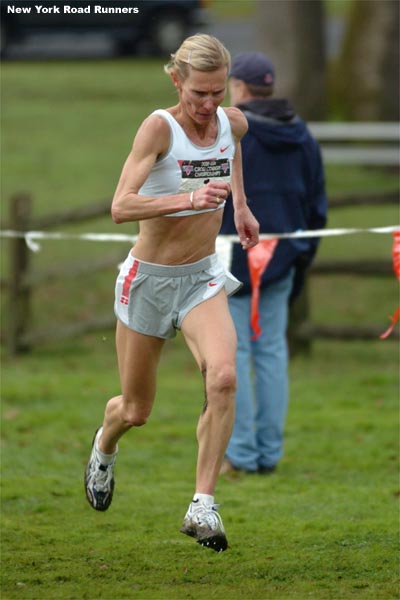 Colleen De Reuck makes her way up the final hill. She went on to win the 8K race in 27:24.0.