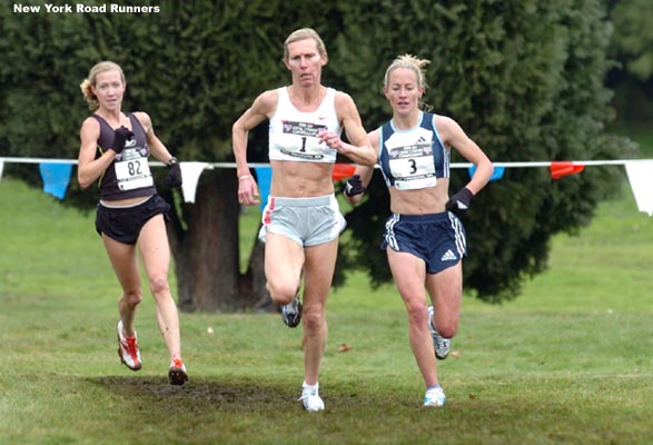 Between 3K and 4K, Colleen De Reuck continues to lead Jen Rhines and Blake Russell.