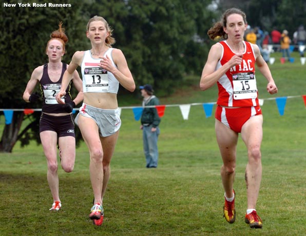 Lauren Fleshman (#13) runs in fifth place.