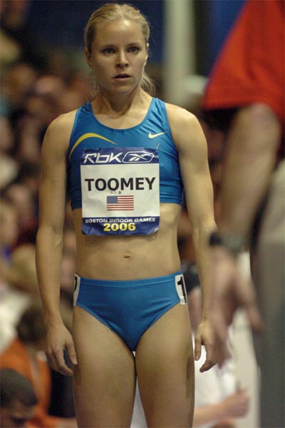 Jen Toomey, a local hero even though she's been training in Flagstaff, Arizona, recently, gets ready for the mile.