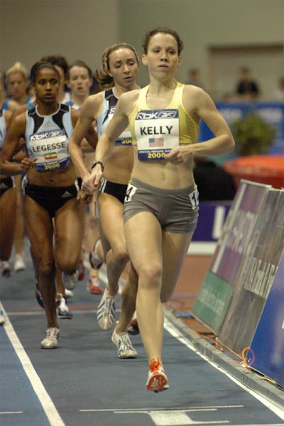 Kelly continues to set the pace.