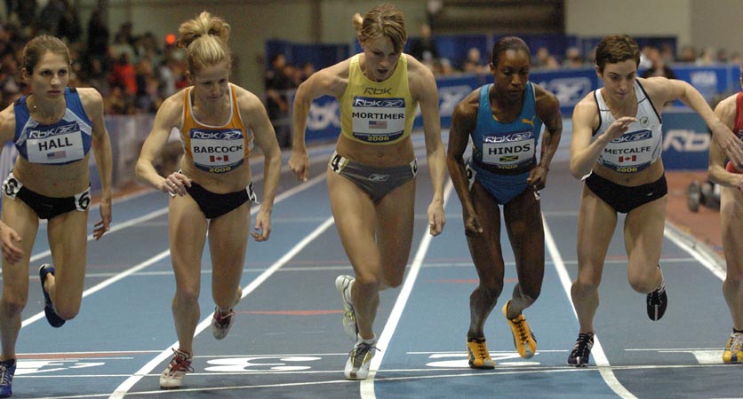 L-R: Sara Hall, Courtney Babcock, Amy Mortimer, Korene Hinds, and Megan Metcalfe at the start of the 3,000.