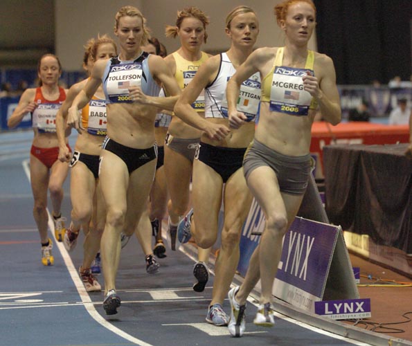 Katie McGregor, Roisin McGettigan, and Carrie Tollefson led the remainder of the field.