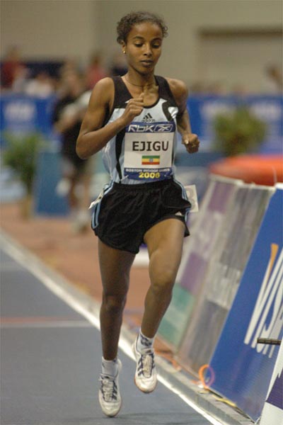 Once Sentayehu Ejigu dropped back, she was on her own for the entire race.