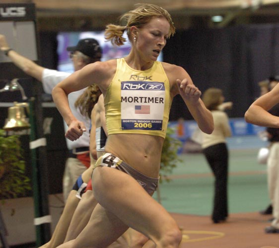 Amy Mortimer works to stick with the pack.