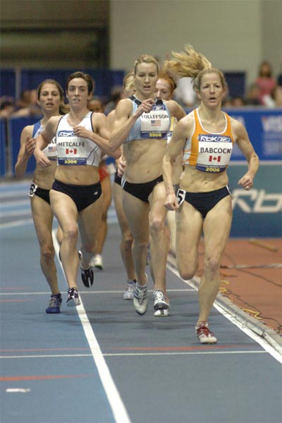 Courtney Babcock leads Carrie Tollefson, Megan Metcalfe, Sara Hall, and others.