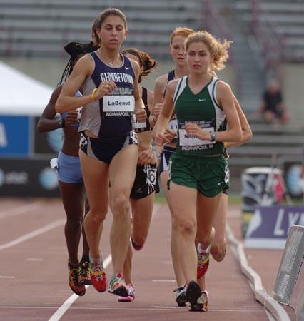 The junior distance races kicked off with the girls' 5,000. In order to compete here, athletes must be U.S. citizens who are at least 14 years old, but won't turn 20 or older in 2006.