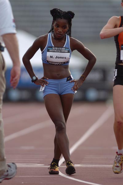 Nichole Jones would also compete in the 3,000 and 1,500 later in the meet. At least the first round of the junior 1,500 was cancelled, saving her from having to run four races.