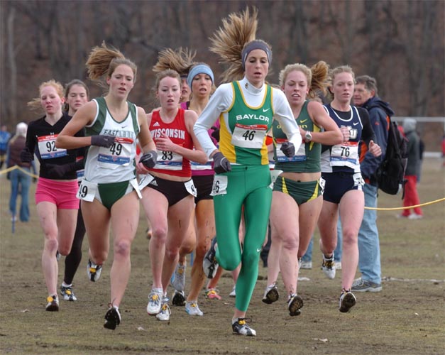 Also in the lead pack are #92 Bria Wetsch, #83 Alicia Pabich, and #76 Amy Fowler.