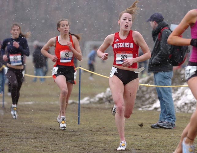 Wisconsin freshman Alicia Pabich runs in sixth place.