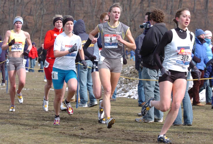 Laura Turner leads #6 Kate O'Neill.