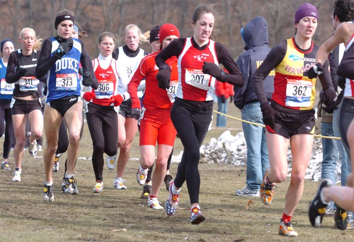 #307 Carter Hamill of the NYAC and #362 Dot McMahan of the Hansons-Brooks Distance Project.