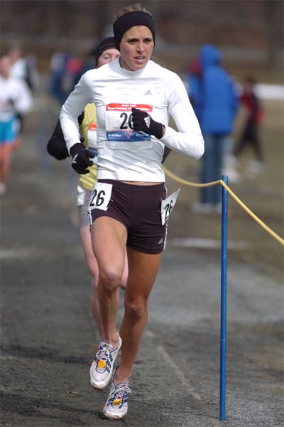 Former University of Colorado star Sara Slattery runs in third place.