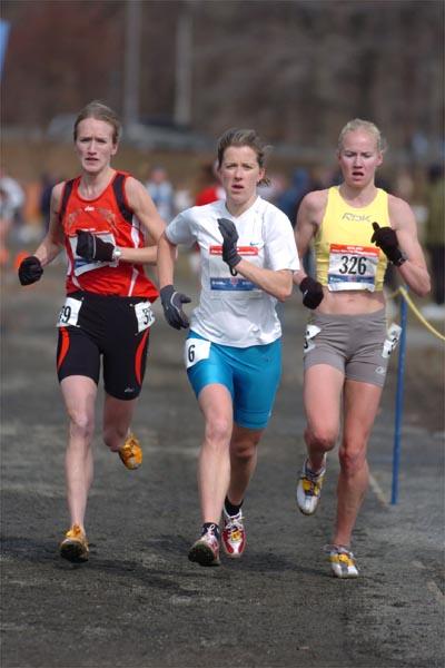 L-R: Kelly Strong, Kate O'Neill, and Stephanie Bylander.